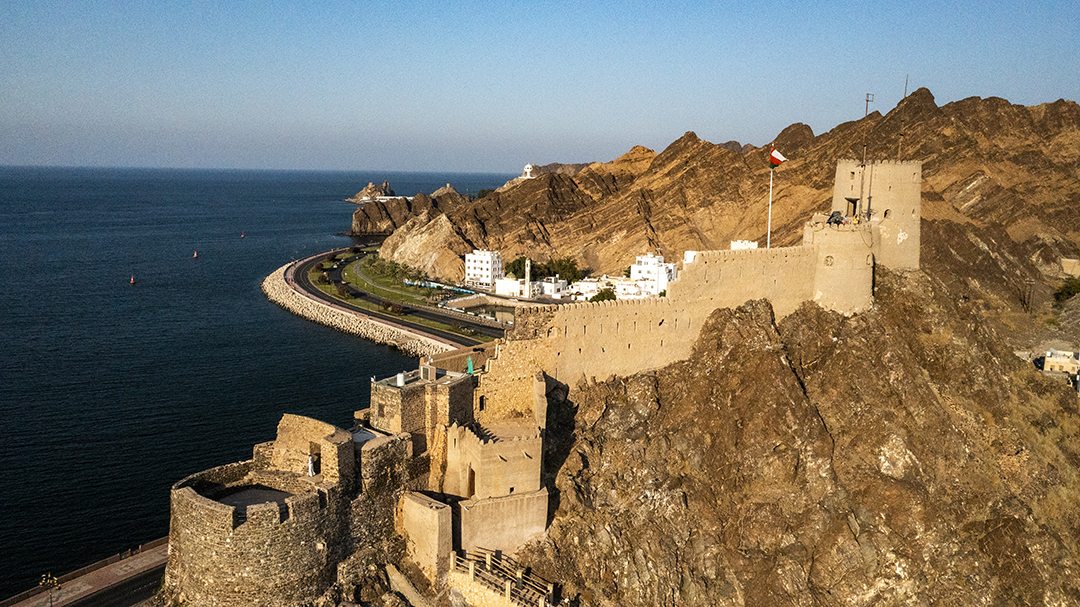 ملامح من الحياة القديمة فـي مسقـــط وعُمـــان “كما ورد في كتاب (مسقط وعُمان: نهاية مرحلة)”
